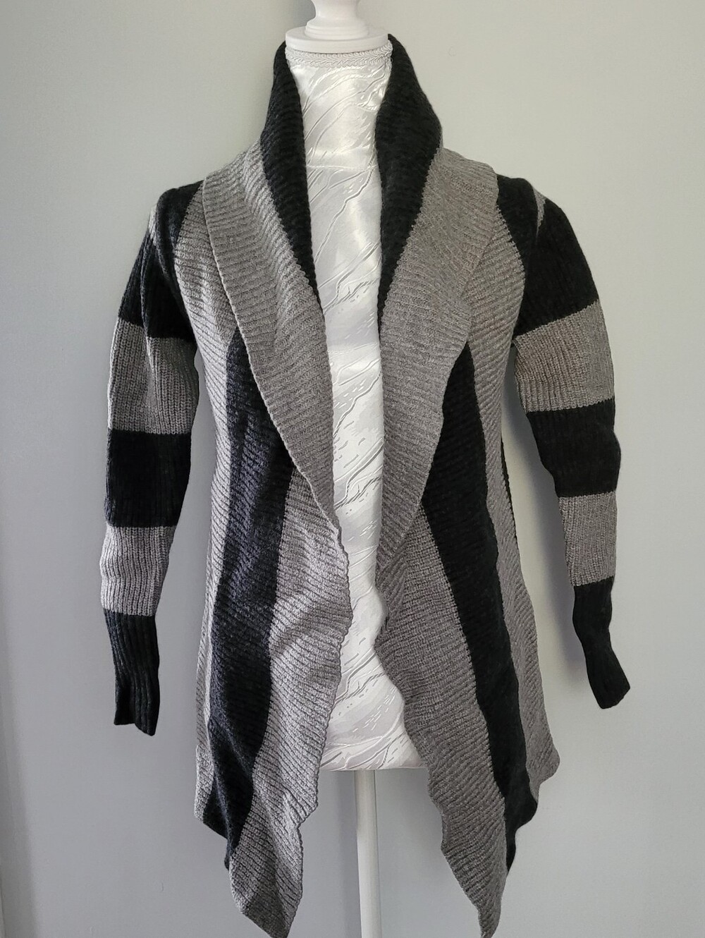 100% Merino Wool Banana Republic Black & Gray Striped Open-Front Cardigan